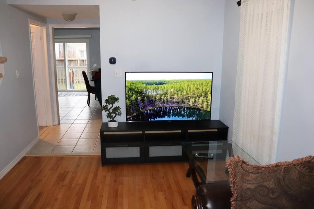 Entire 4 Bed Room Detached Residential Home Ajax Exterior photo